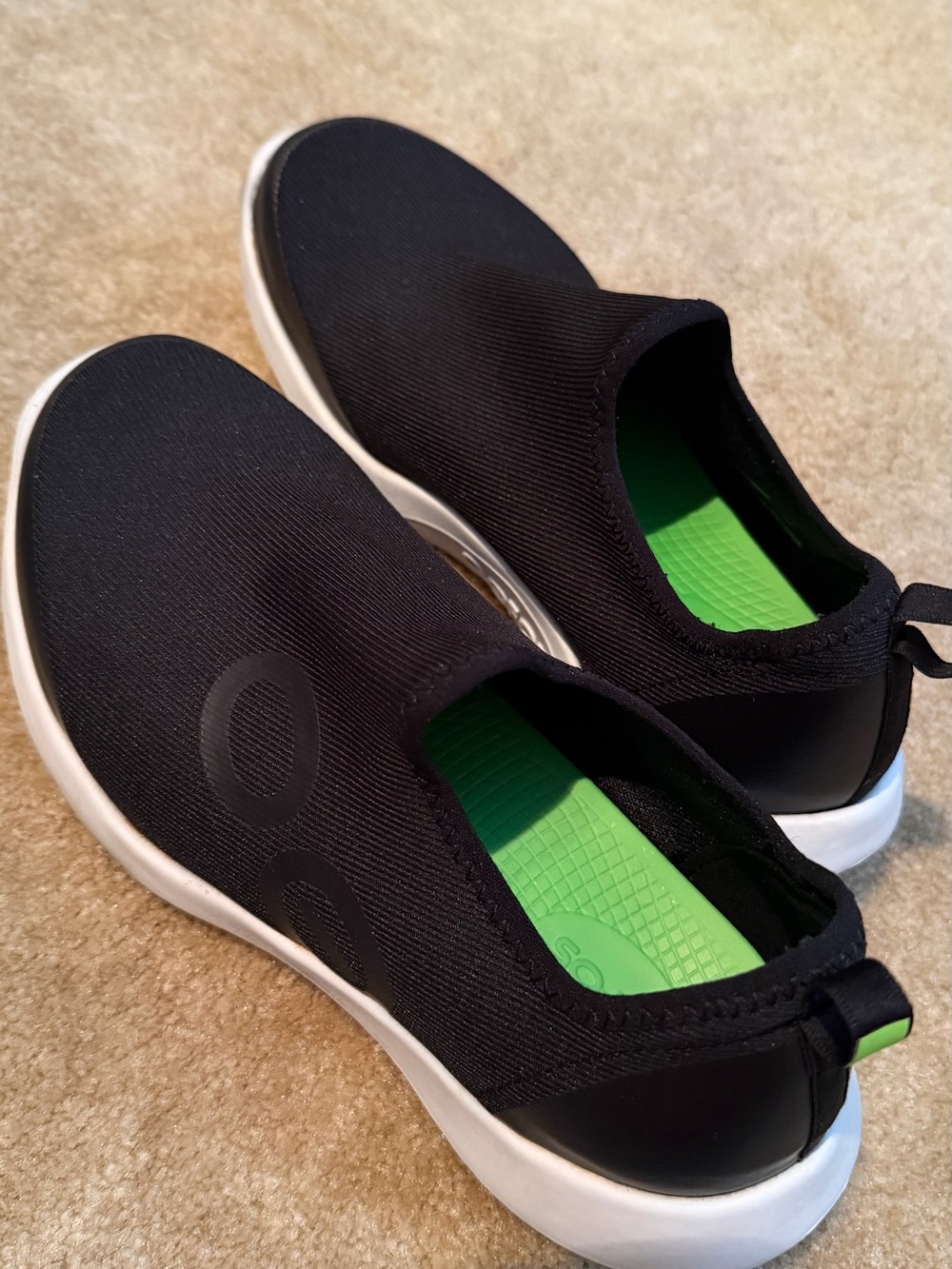 OOFOS Black Slip-On Sneakers with Green Insole